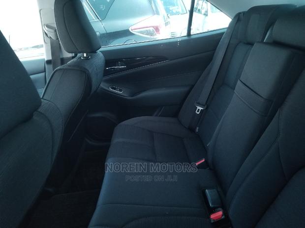 2015 Toyota Crown Black: Reliable and Stylish Sedan