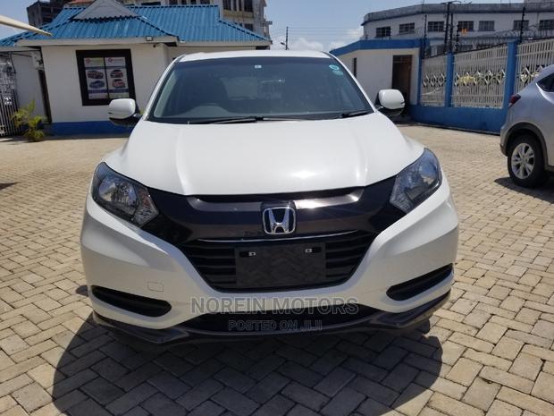2015 Honda Vezel Off-White: Quality Pre-owned SUV