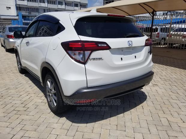 2015 Honda Vezel Off-White: Quality Pre-owned SUV