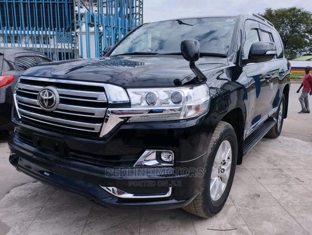 New 2016 Toyota Land Cruiser Prado in Black: High-Performance SUV