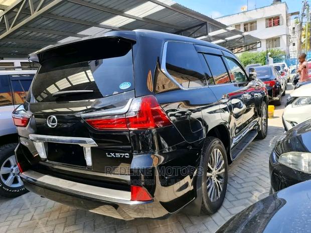 Black-edition 2016 Lexus LX: Premium performance