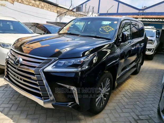 Black-edition 2016 Lexus LX: Premium performance