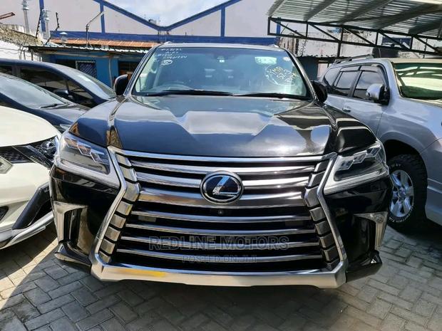 Black-edition 2016 Lexus LX: Premium performance