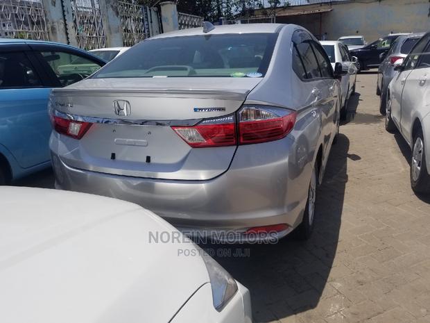 2015 Honda Grace Silver - Economical Compact Sedan