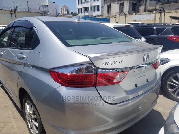 2015 Honda Grace Silver - Economical Compact Sedan