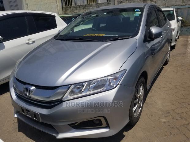 2015 Honda Grace Silver - Economical Compact Sedan