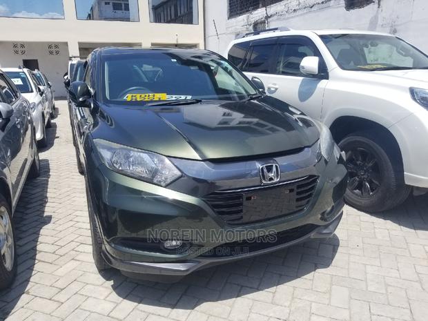 2014 Honda Vezel Green: Pre-Owned, Eco-Friendly, and Compact SUV!