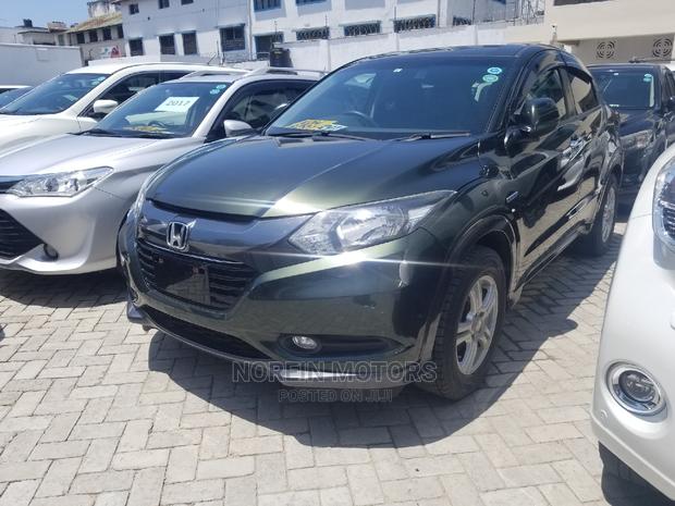 2014 Honda Vezel Green: Pre-Owned, Eco-Friendly, and Compact SUV!