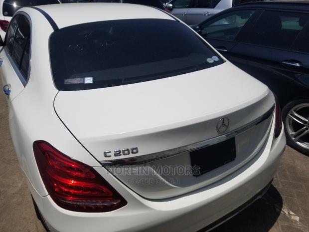 2014 Off White Mercedes-Benz C200 - Elegant and Powerful
