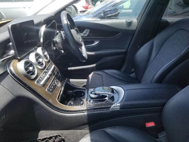 2014 Off White Mercedes-Benz C200 - Elegant and Powerful