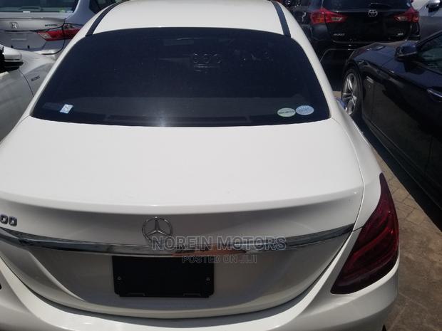 2014 Off White Mercedes-Benz C200 - Elegant and Powerful