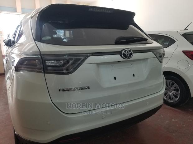 2014 Toyota Harrier in White - Stylish and Reliable SUV for Your Drive