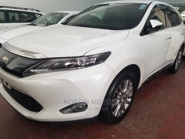 2014 Toyota Harrier in White - Stylish and Reliable SUV for Your Drive