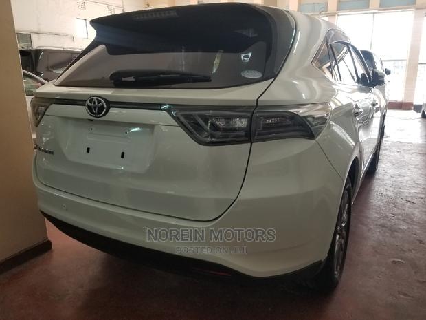 2014 Toyota Harrier in White - Stylish and Reliable SUV for Your Drive