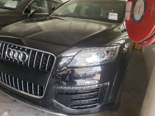 New Audi Q7 2017 in Black: Premium SUV Offer