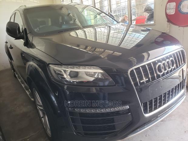 New Audi Q7 2017 in Black: Premium SUV Offer