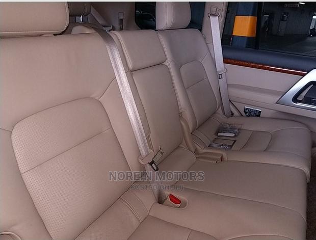 Used 2015 Toyota Wish in Purple: Like New Condition