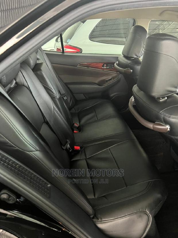 Used 2015 Toyota Wish in Purple: Like New Condition