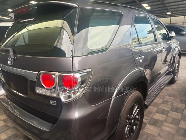Toyota Fortuner 3.0 D Turbo AWD 2015 Gray