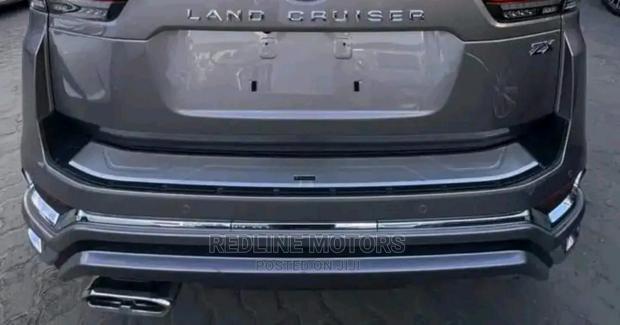 2022 Toyota Land Cruiser Prado - Gray Edition