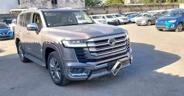2022 Toyota Land Cruiser Prado - Gray Edition