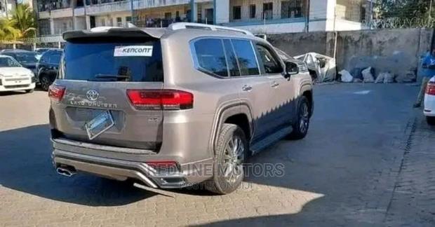 2022 Toyota Land Cruiser Prado - Gray Edition