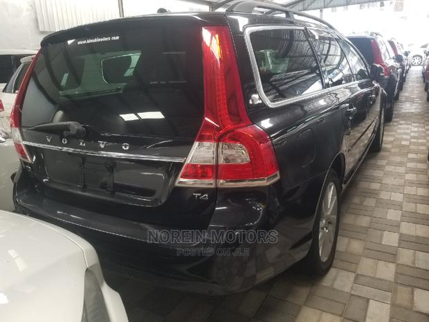 2013 Volvo V70 Black - Luxury Sedan at Great Price