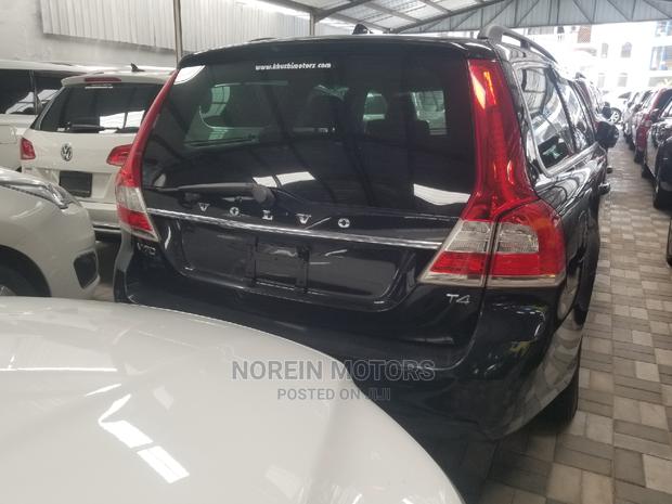 2013 Volvo V70 Black - Luxury Sedan at Great Price