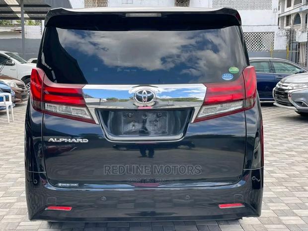 Pre-owned 2016 Toyota Alphard in Black - Affordable and Stylish
