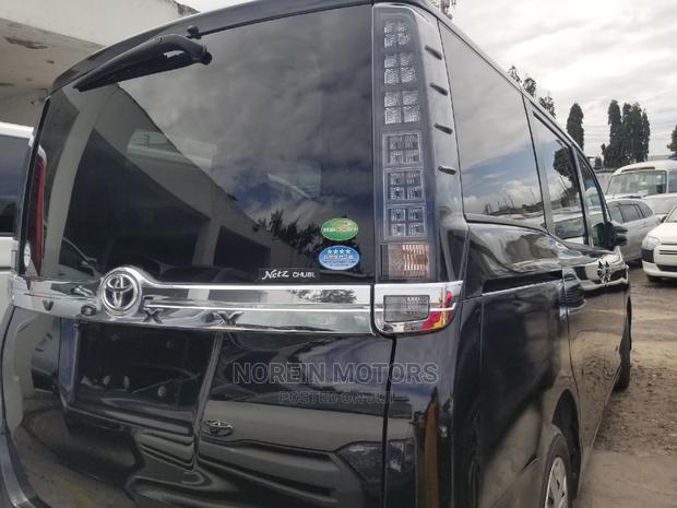 Toyota Voxy SV Premium 2014 Black - Used Car Ad