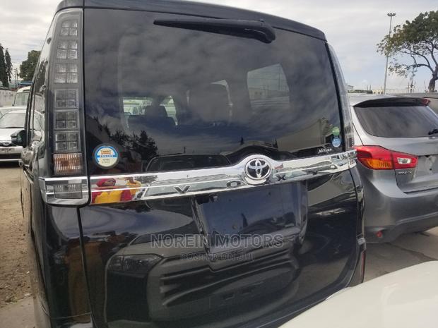 Toyota Voxy SV Premium 2014 Black - Used Car Ad