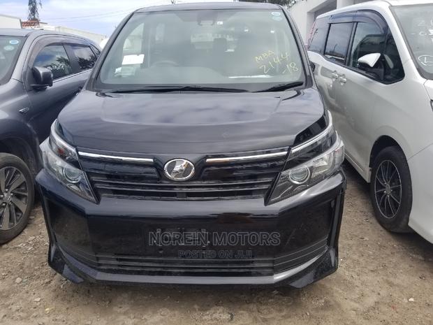 Toyota Voxy SV Premium 2014 Black - Used Car Ad