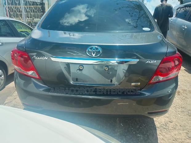 Toyota Premio 1.8 AWD 2015 Gray