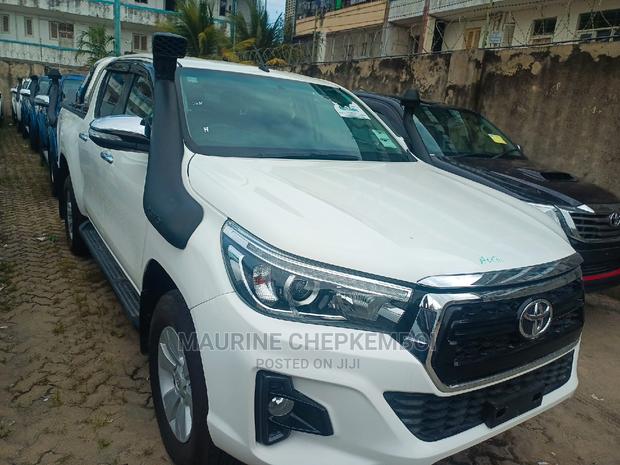 Toyota Hilux WORKMATE 4x4 2016 White