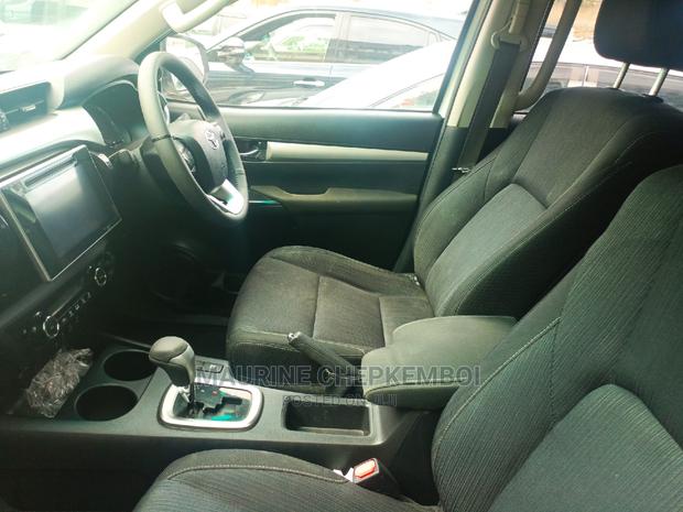Toyota Hilux WORKMATE 4x4 2016 White