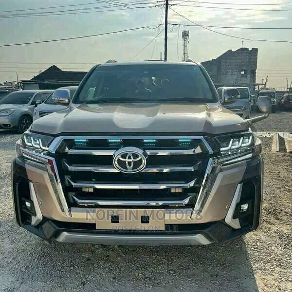 Used 2015 Toyota Land Cruiser Prado Gold - High-End SUV for Sale