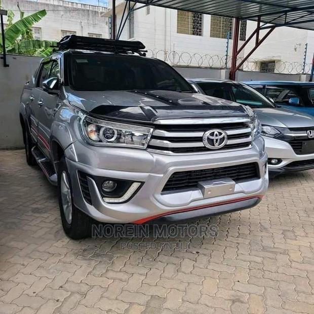Pre-Owned 2015 Toyota Hilux in Silver - Quality Pickup