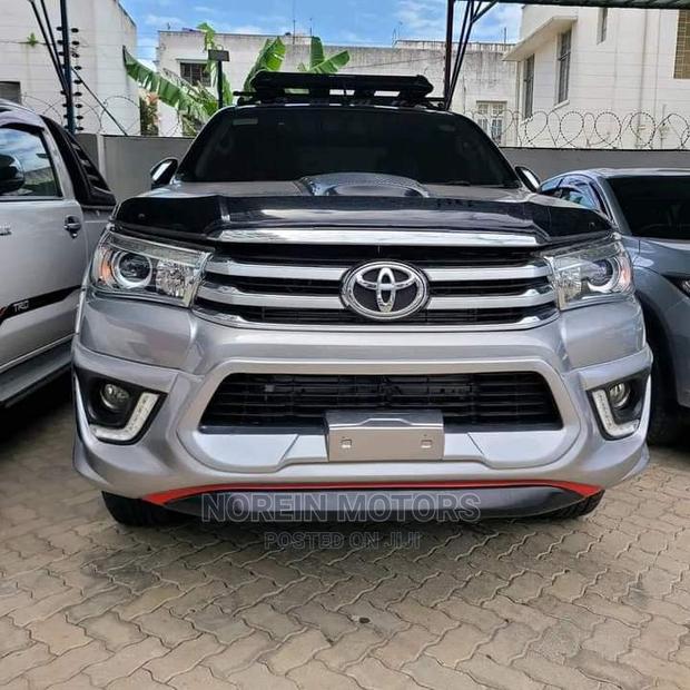 Pre-Owned 2015 Toyota Hilux in Silver - Quality Pickup