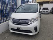 White 2016 Honda Stepwgn: Family-Friendly and Reliable for sale