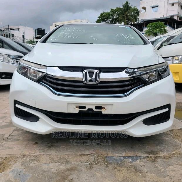 Honda Fit Shuttle 2016: White, Certified Used, Like New