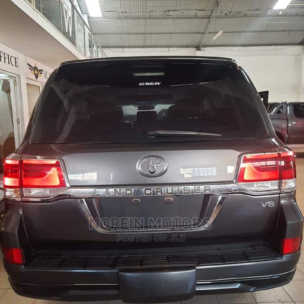 2015 Land Cruiser Toyota - Gray - Pre-owned SUV with Off-Road Capability