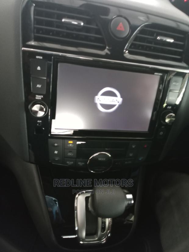 New Nissan Serena 2017 Black: Sleek Design and Versatile Interior