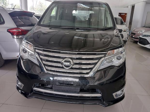 New Nissan Serena 2017 Black: Sleek Design and Versatile Interior