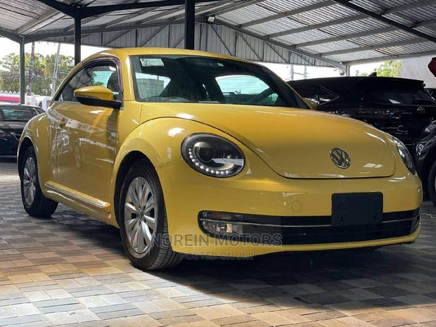 Yellow Volkswagen Beetle 2015 - Classic Style
