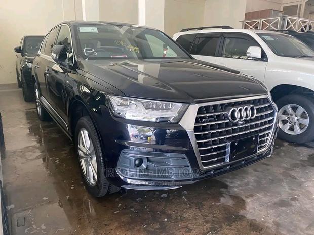 New 2017 Audi Q7 - Sleek Black Edition Available