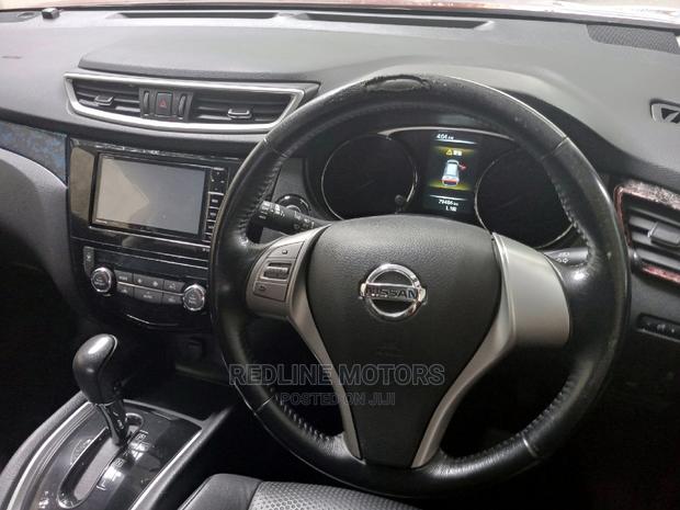 Nissan X-Trail 2016 in Red: Perfect for Family Outings