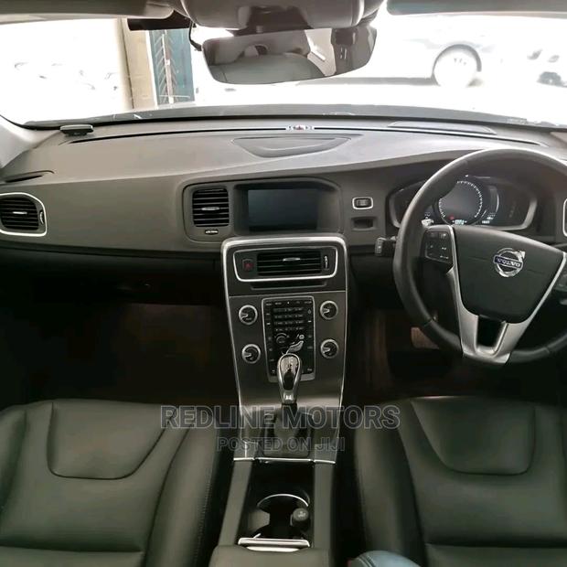 Luxury Wagon, Volvo V60 2016, Gray - For Sale