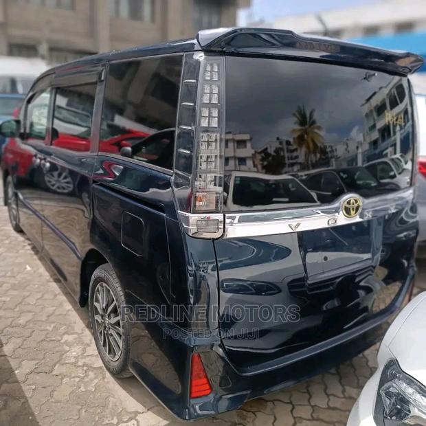 2016 Toyota Voxy Black: Luxury MPV for Sale Now