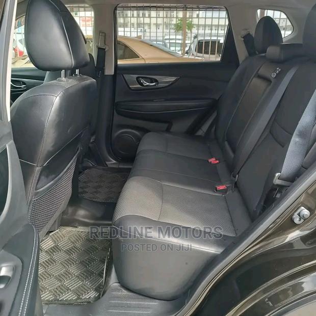 Black Nissan X-Trail 2016 - Perfect for Off-Roading