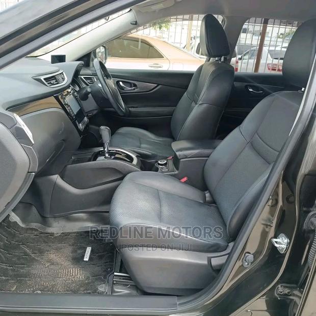 Black Nissan X-Trail 2016 - Perfect for Off-Roading